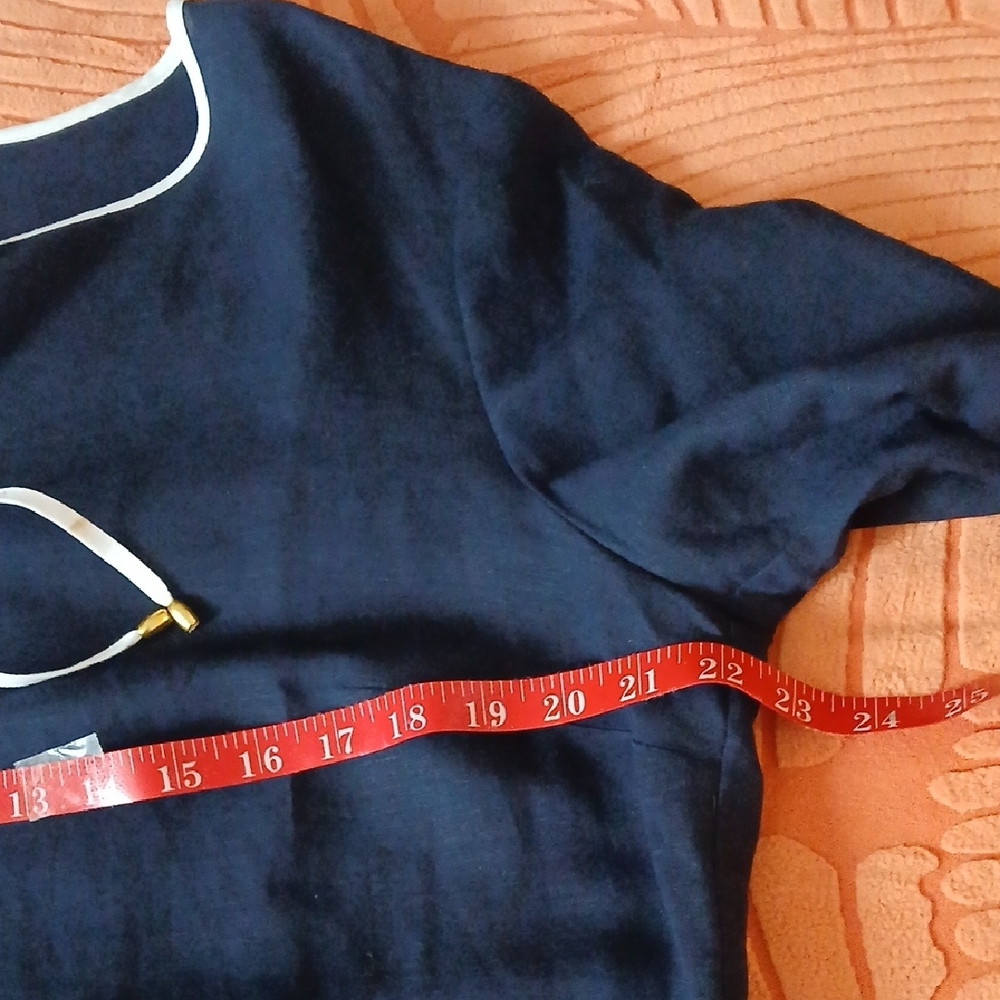 Jones New York Navy Tunic with White Lace Accents - Picture 10 of 12